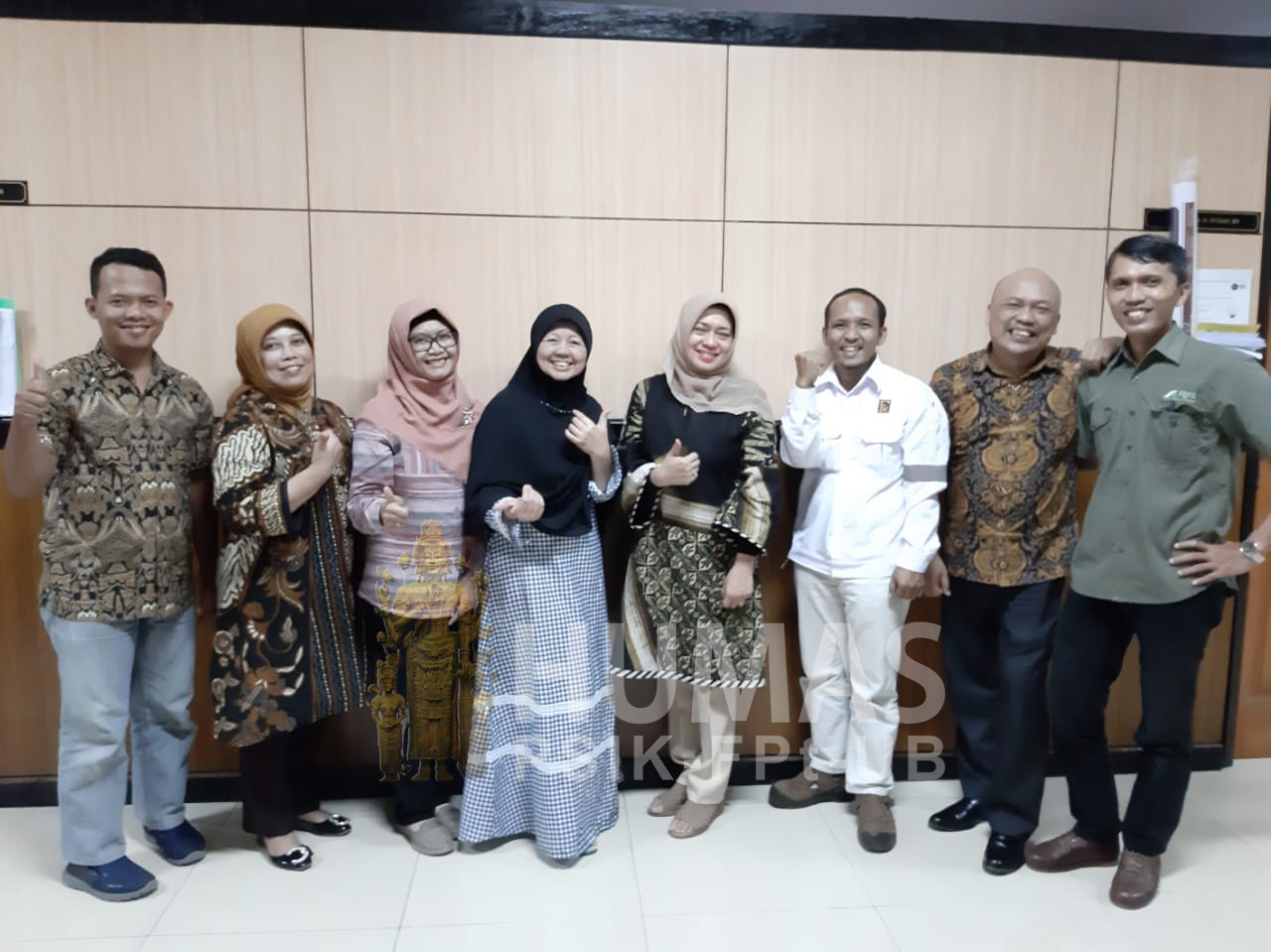 Pelatihan Penggunaan Mikroskop Fluresense