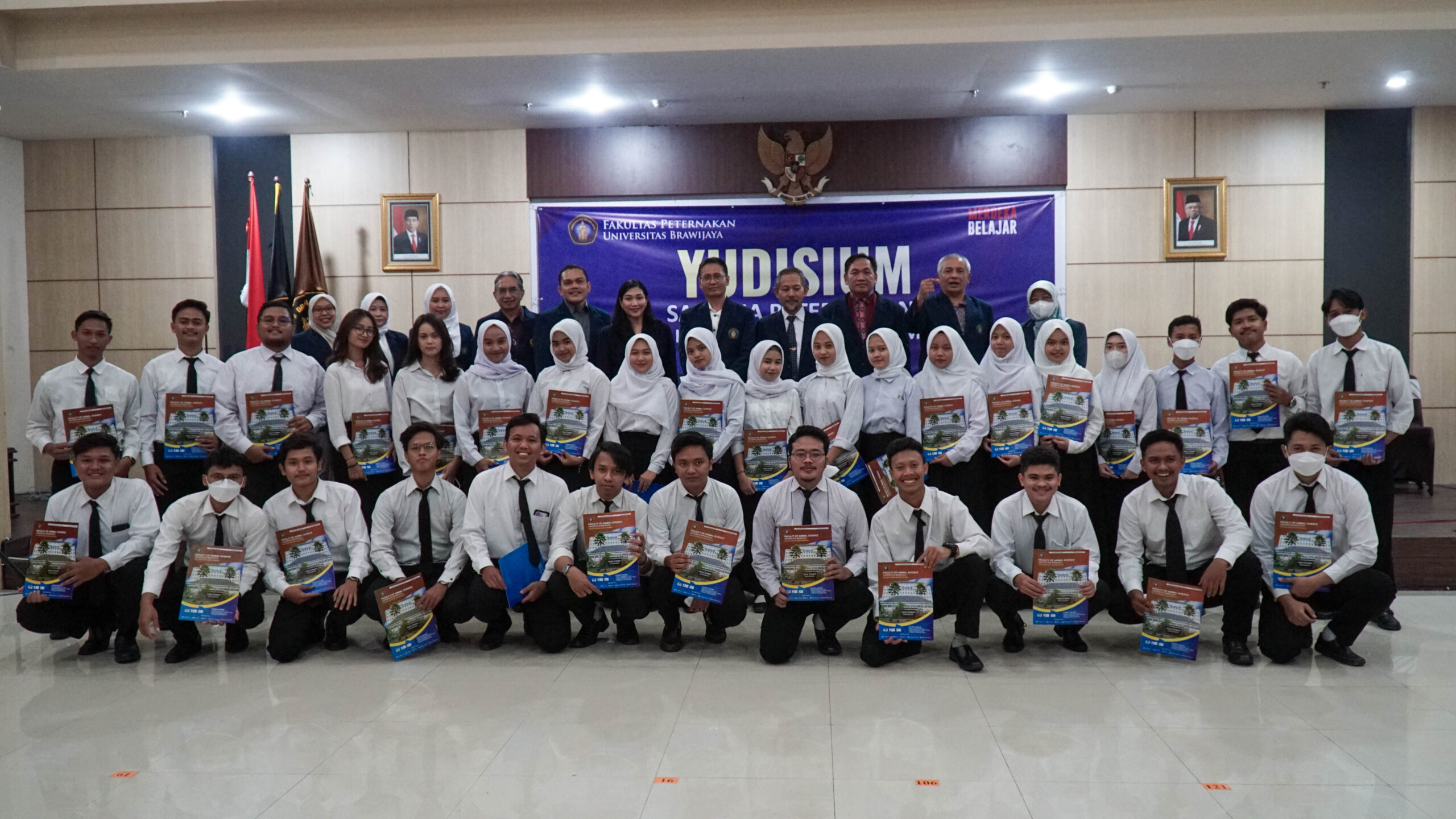 195 Mahasiswa Program Sarjana dan Pascasarjana Fapet UB Ikuti Yudisium