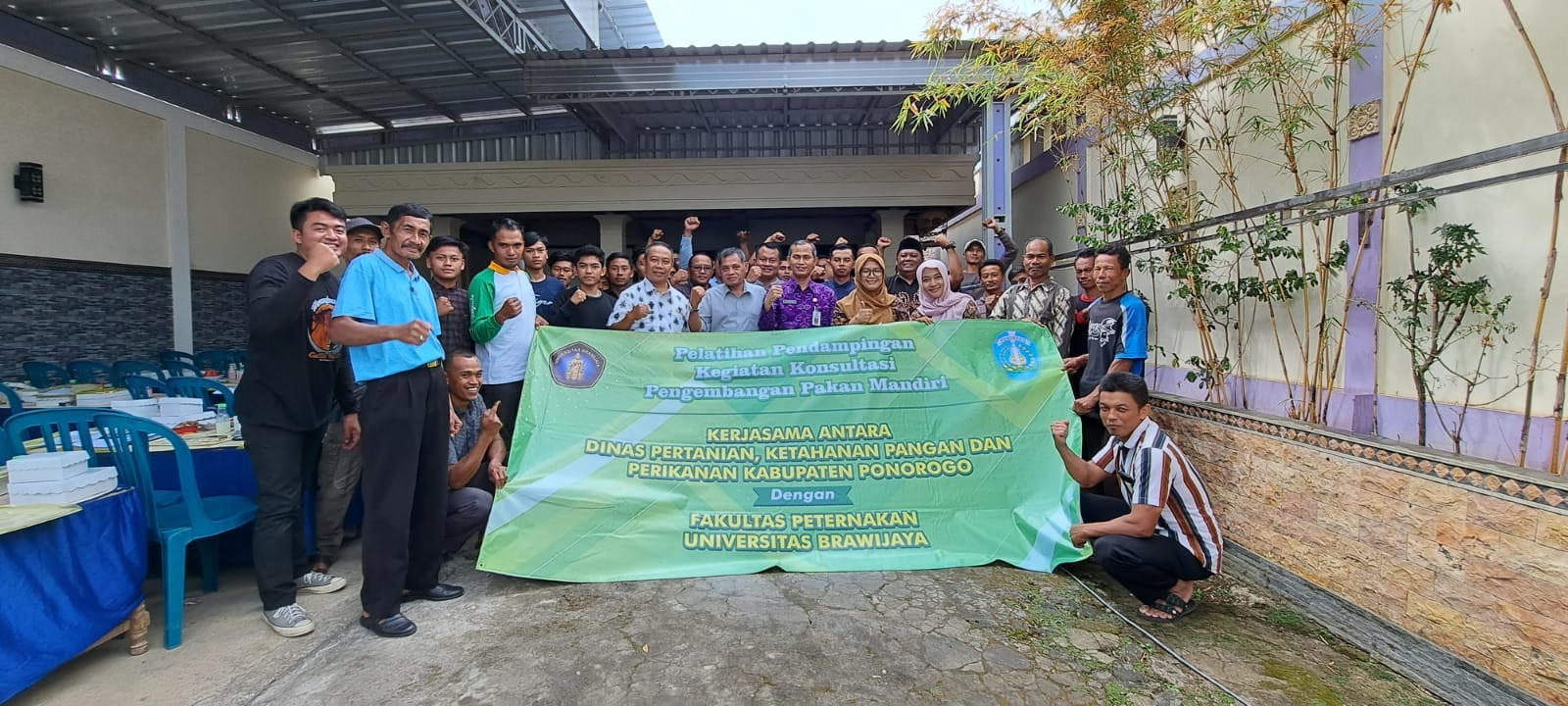 Together with the Department of Agriculture, Food Security, and Fisheries of Ponorogo Regency, Faculty of Animal Science Lecturers Provide Assistance for Independent Feed Development 