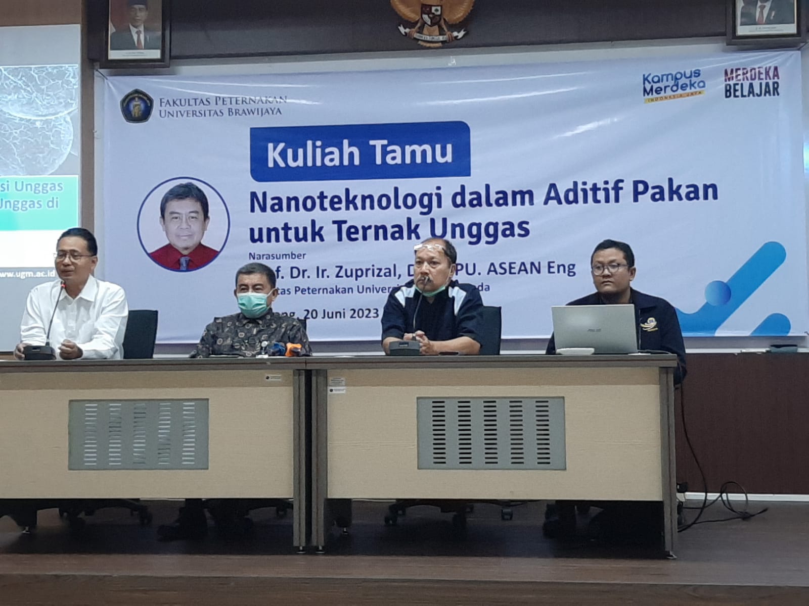 Faculty of Animal Science UGM Lecturer Shares Knowledge about Nanotechnology in Poultry Feed Additives