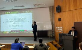 Dua Mahasiswa Fakultas Peternakan UB presentasi tentang Relationship Between  Soil Health and Human Health in Indonesia di Shinshu University Japan