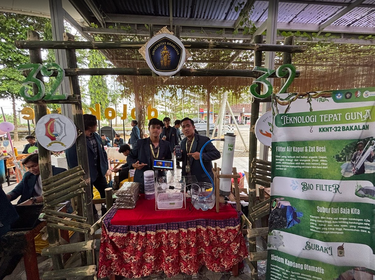 Jadi Juara Kategori Pendukung Program GAYATRI (Gerakan Ayam Petelur Mandiri) Kelompok 32 Menciptkan Aplikasi Berbasis Mobile Manajemen Kandang Ternak dengan Alat Ramah Lingkungan dalam Pameran Penutupan KKN  FAPET di Bojonegoro